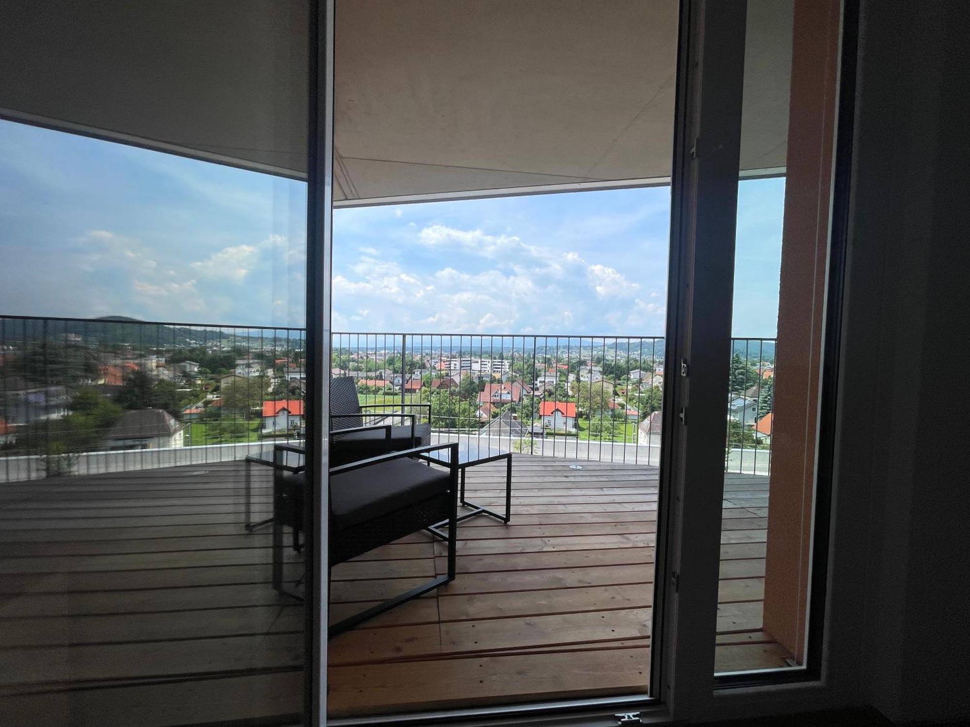 100 Qm Penthouse, Self-Check-In, 2 Parkplaetze Apartment Graz Exterior photo