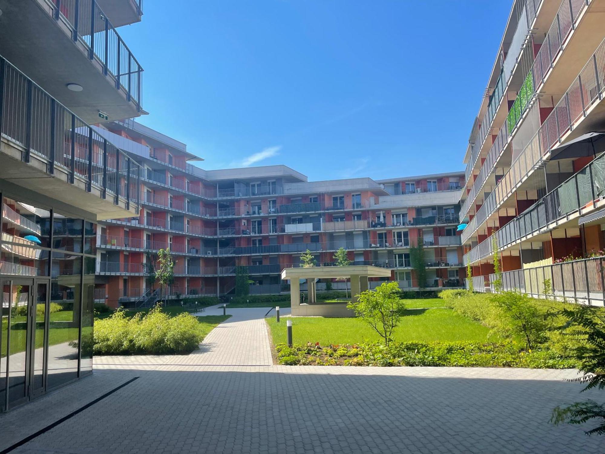 100 Qm Penthouse, Self-Check-In, 2 Parkplaetze Apartment Graz Exterior photo