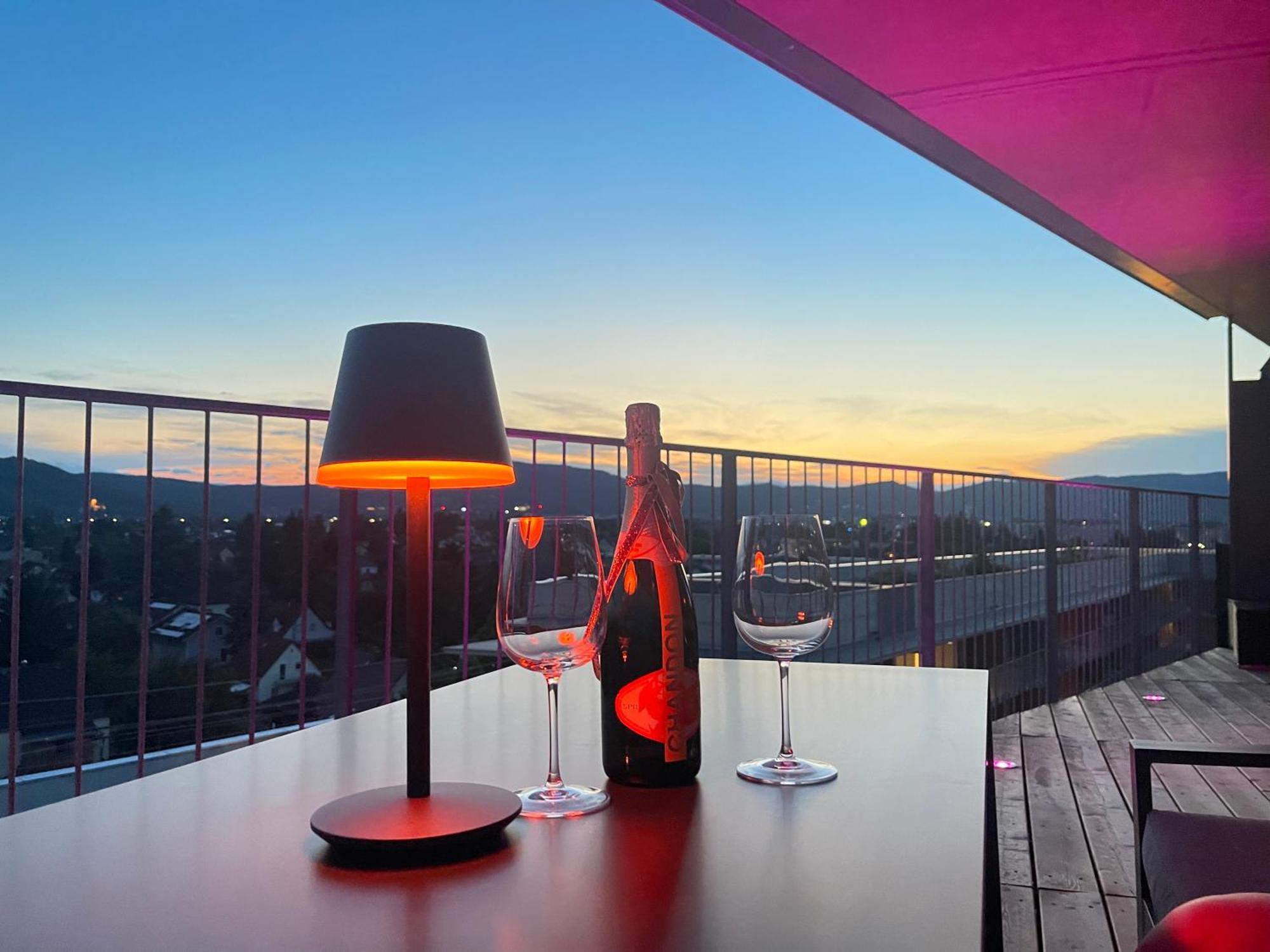 100 Qm Penthouse, Self-Check-In, 2 Parkplaetze Apartment Graz Exterior photo