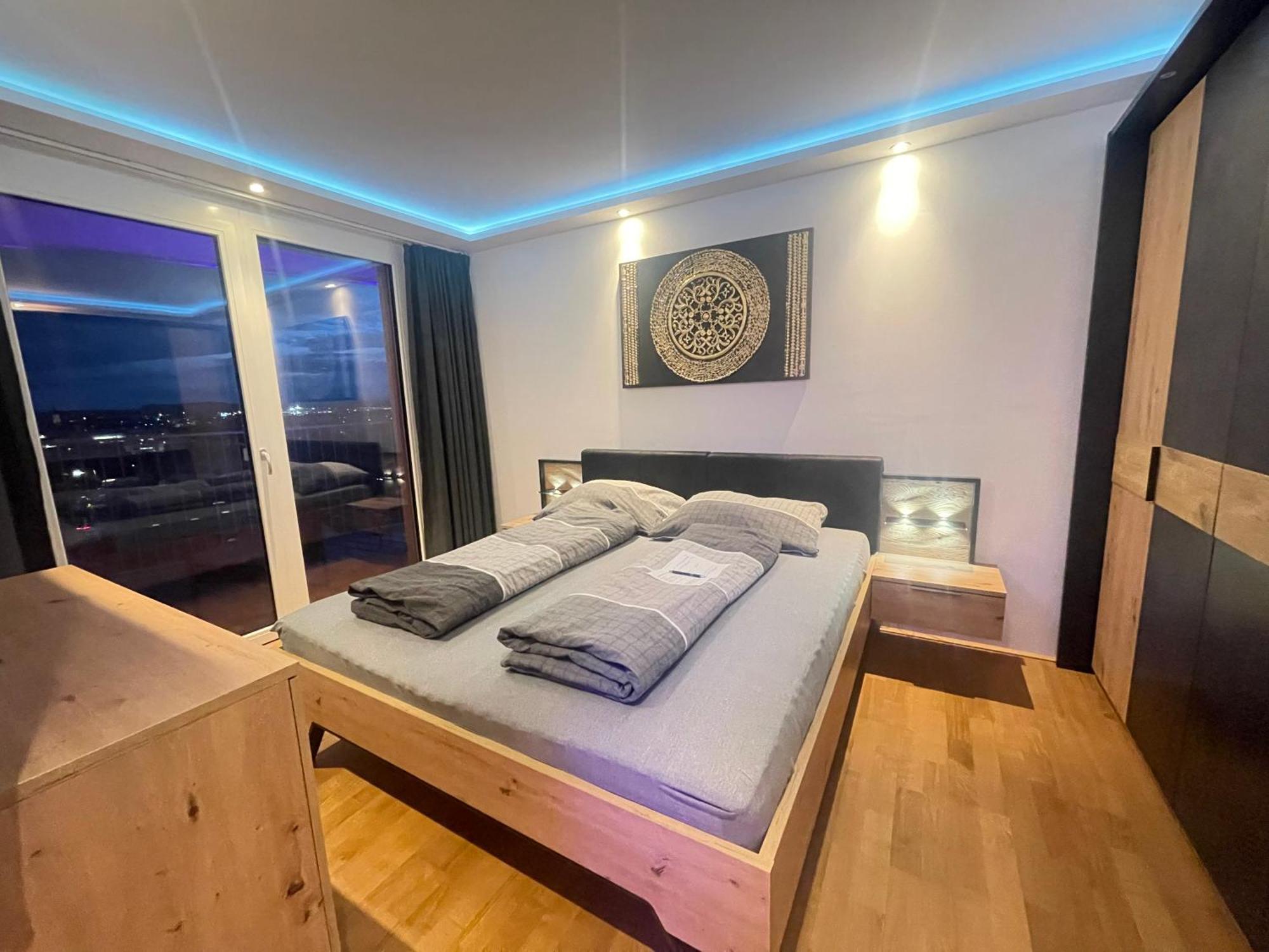 100 Qm Penthouse, Self-Check-In, 2 Parkplaetze Apartment Graz Exterior photo