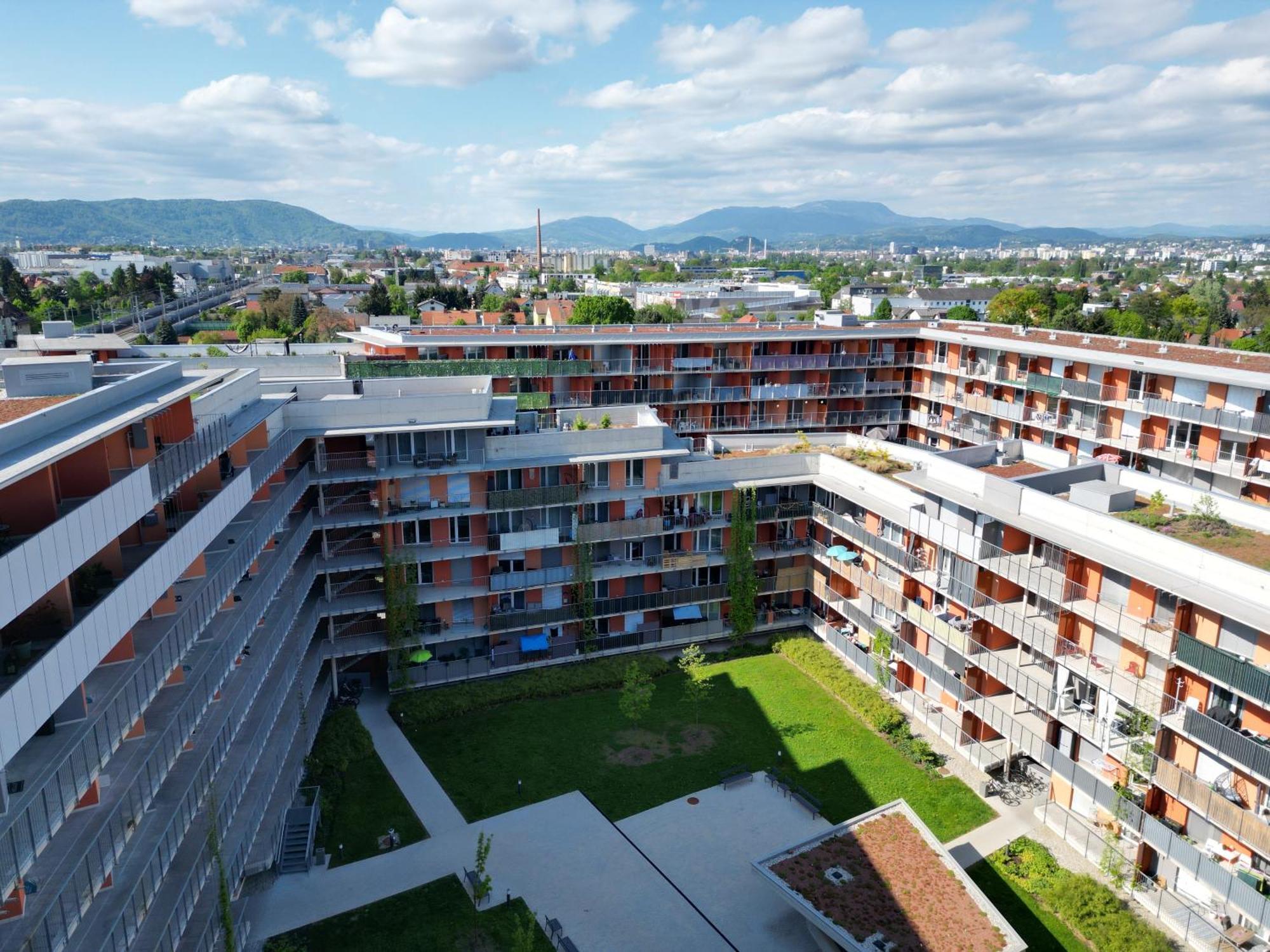 100 Qm Penthouse, Self-Check-In, 2 Parkplaetze Apartment Graz Exterior photo